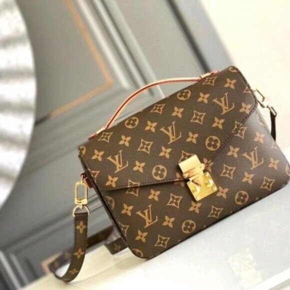 NEW Louis Vuitton M44875 MONOGRAM POCHETTE METIS